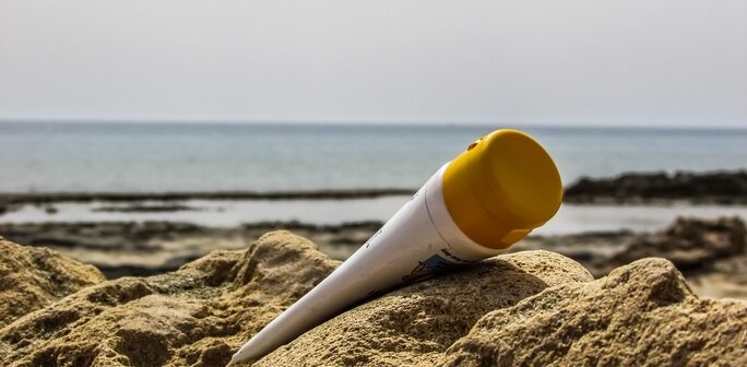 Crèmes solaires vendues sur certaines plateformes : un risque pour la santé des consommateurs