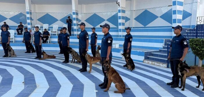 Cérémonie de remise des diplômes de la 23ème promotion des conducteurs de chiens des Douanes